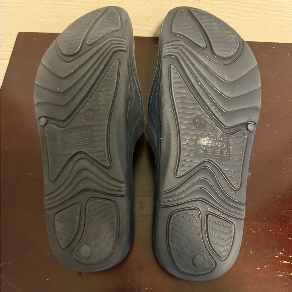 😁🛝🔥Men’s Slide Sandals Size 11 USA Comfort Rubber Pool Shower Slides